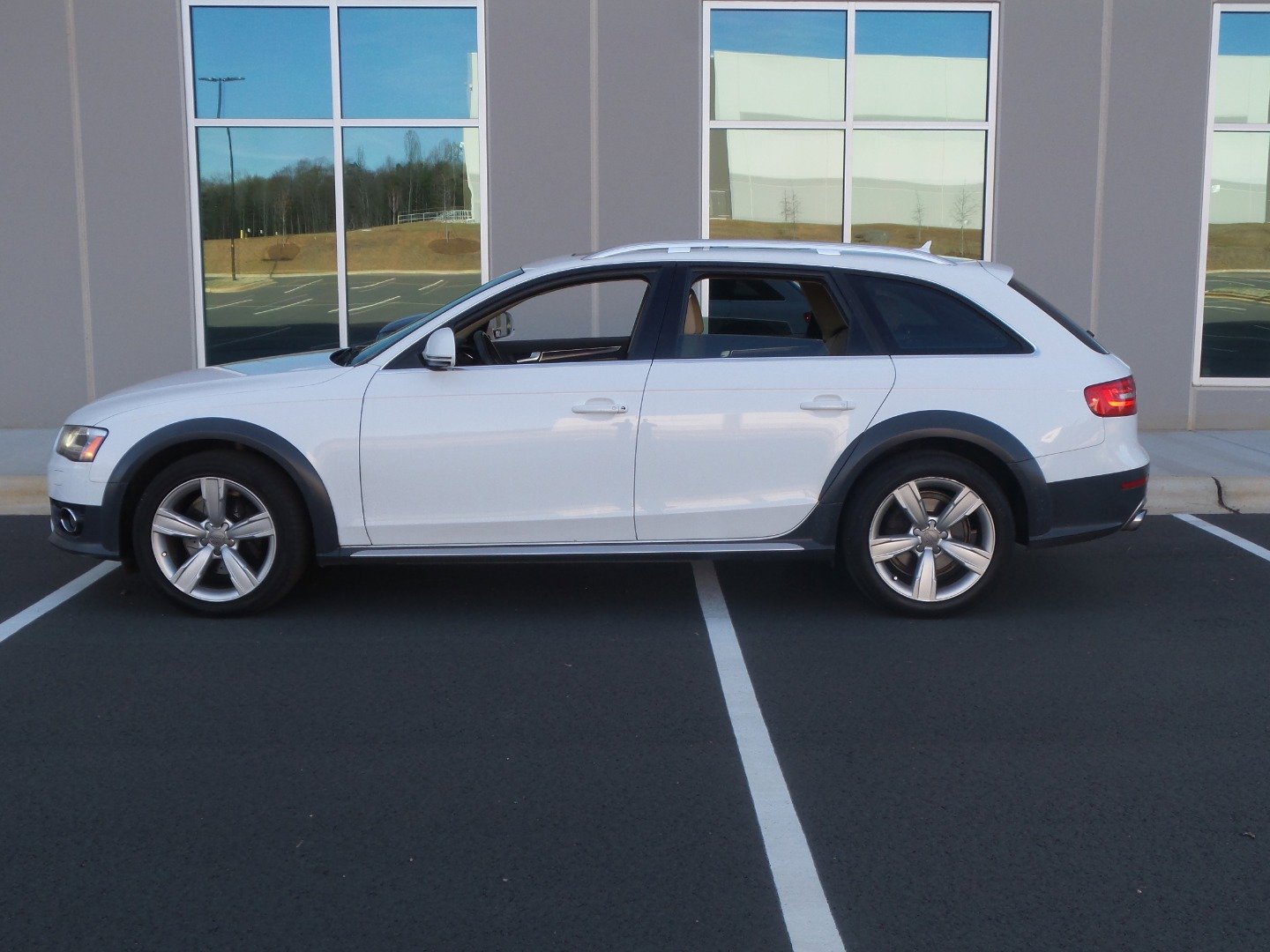 Used 2013 Audi A4 Premium Plus w/ Premium Plus Pkg image 76