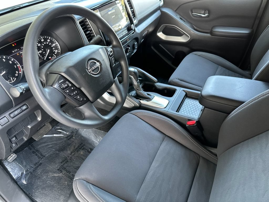 Used 2023 Nissan Frontier SV RWD image 9