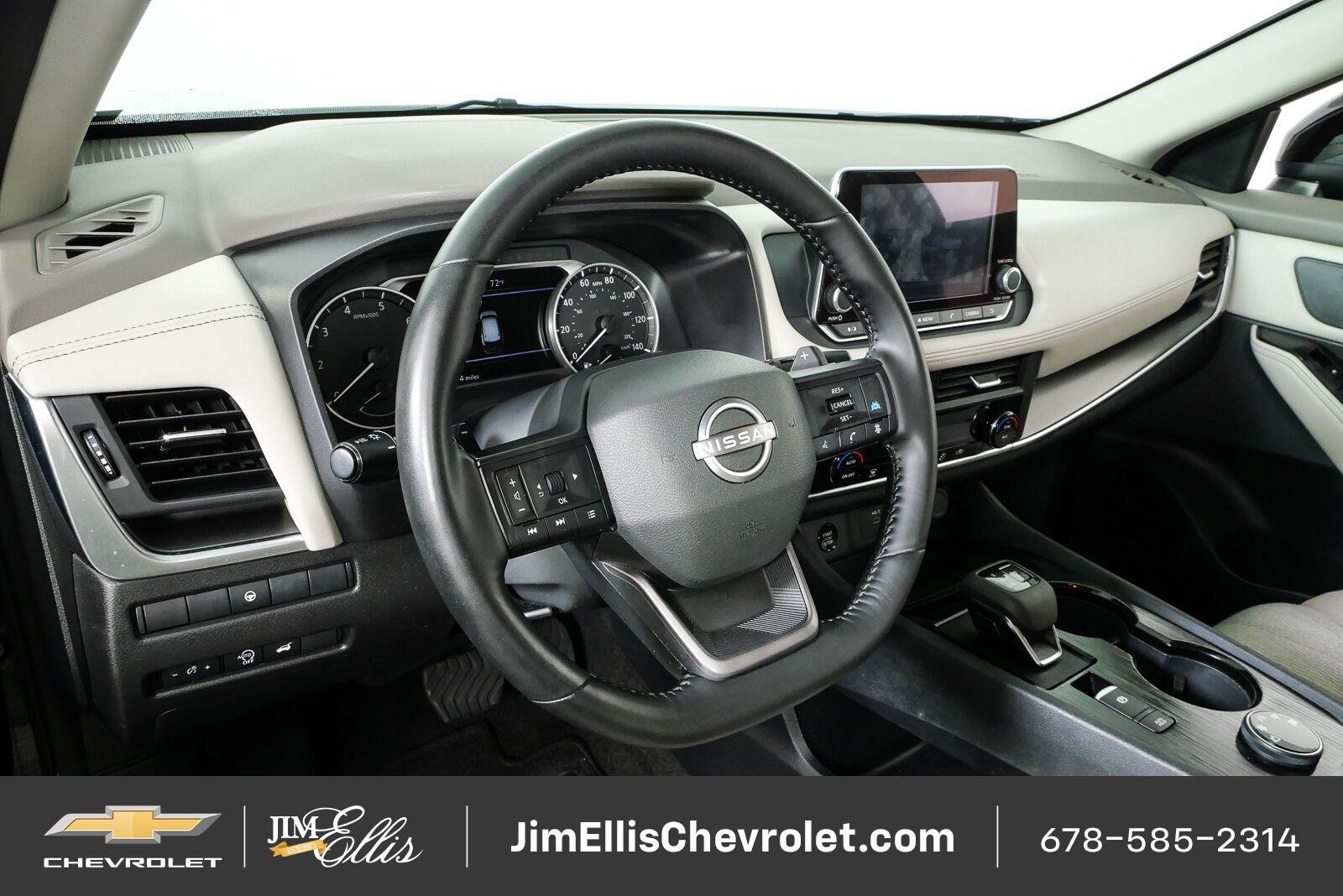 Used 2025 Nissan Rogue SV AWD/4WD image 4