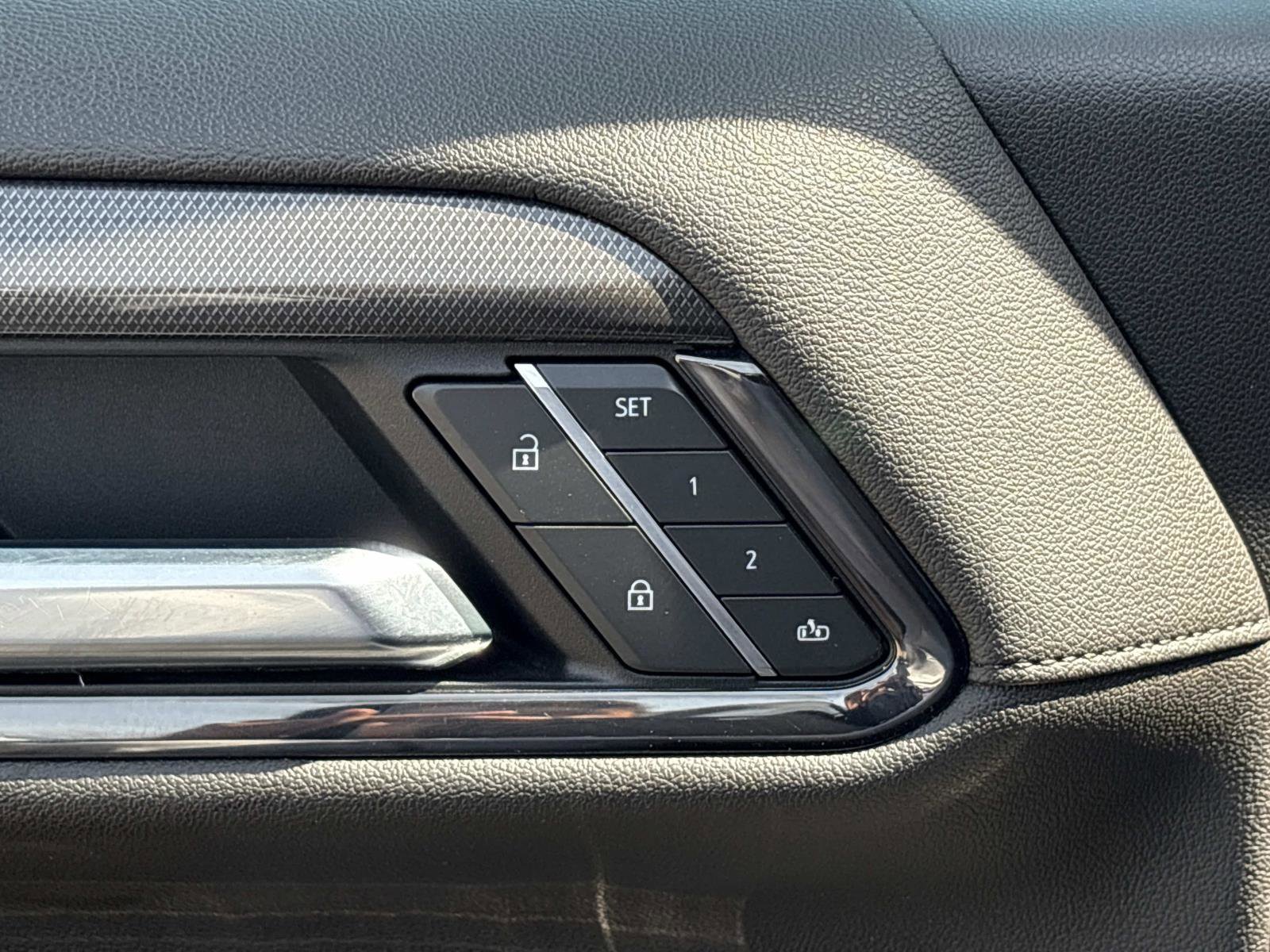 Used 2022 GMC Sierra 1500 AT4 w/ AT4 Premium Package image 14