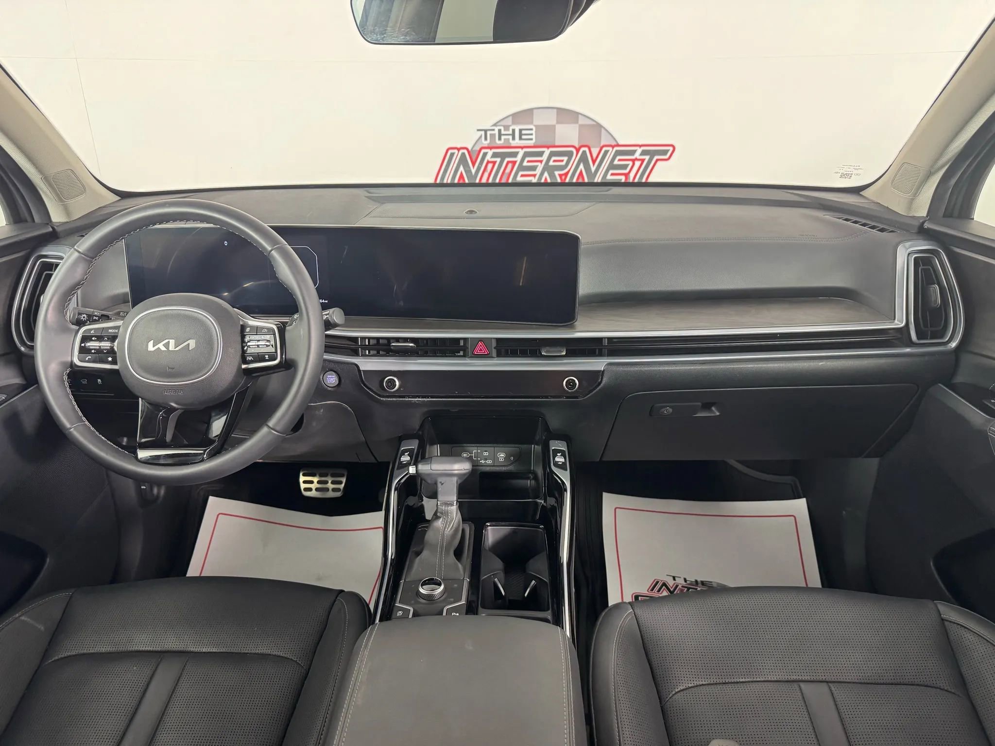 Used 2025 Kia Sorento SX image 11