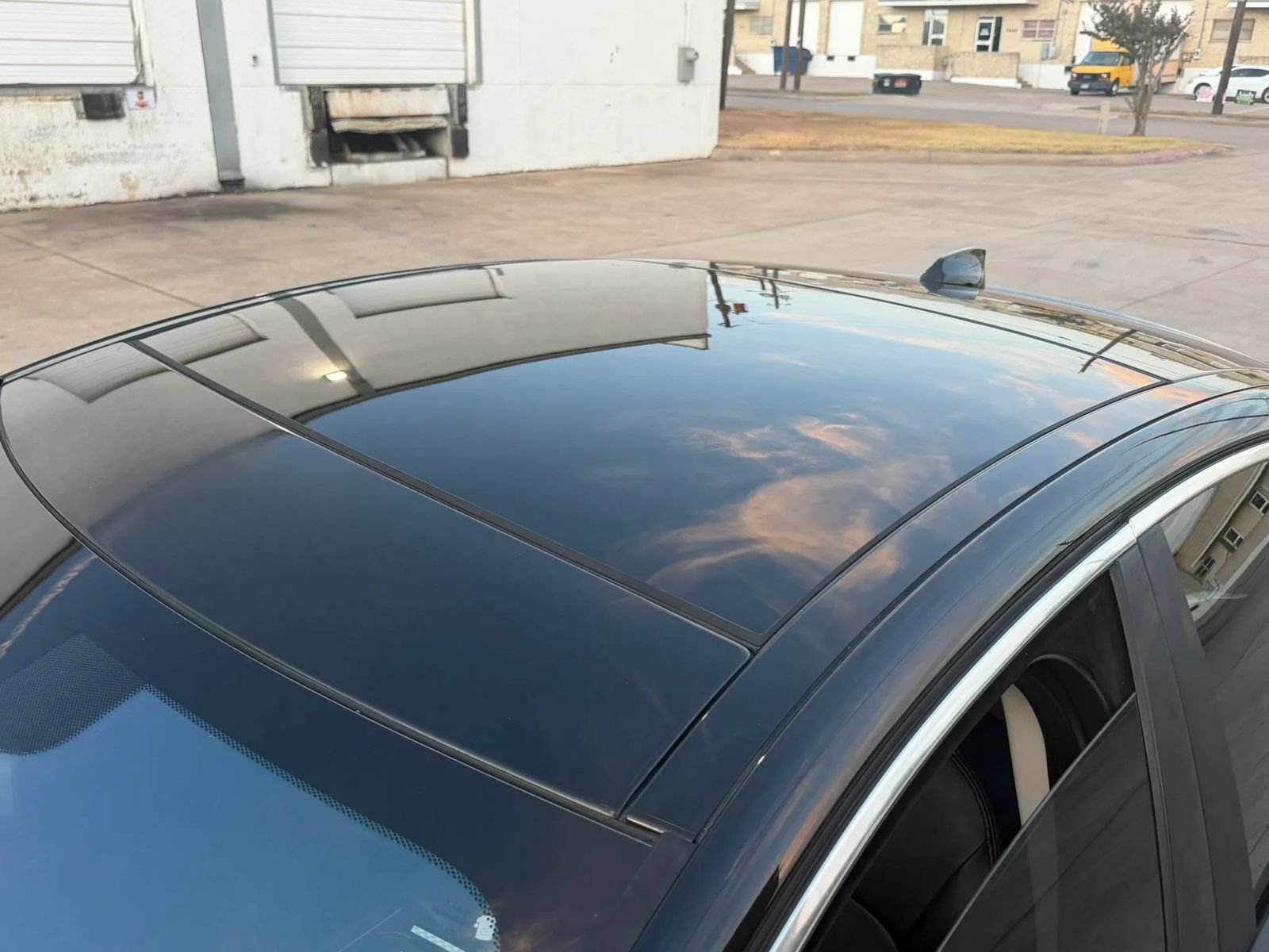Used 2017 Jaguar XE RWD image 36