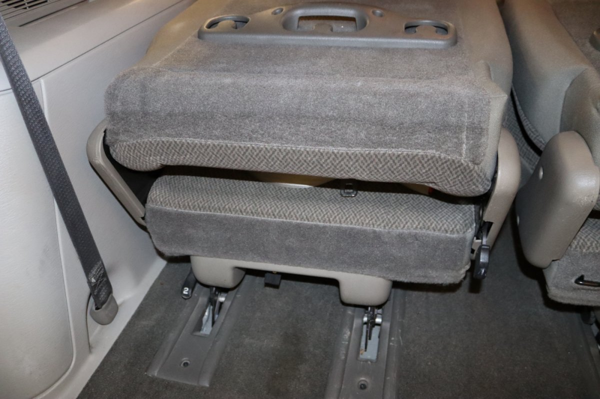 Used 2007 Dodge Caravan SXT w/ Popular Equipment Group I FWD image 32