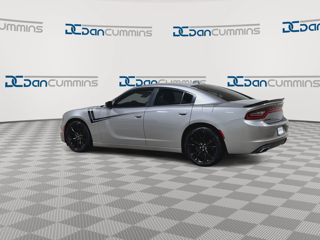 Used 2018 Dodge Charger R/T w/ Blacktop Package RWD image 7