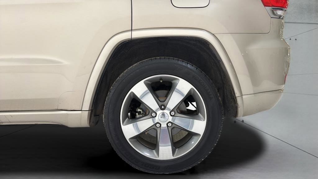 Used 2015 Jeep Grand Cherokee Overland image 37