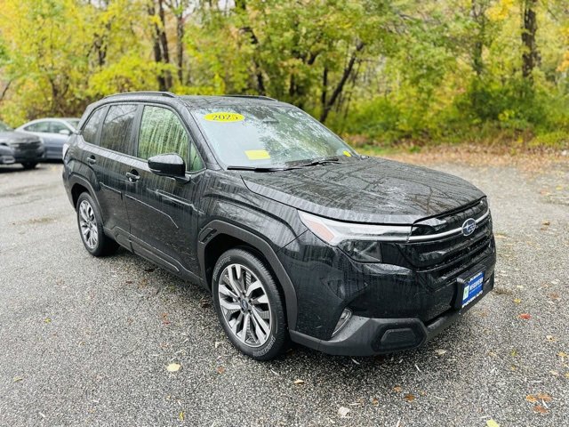 Used 2025 Subaru Forester Touring image 3