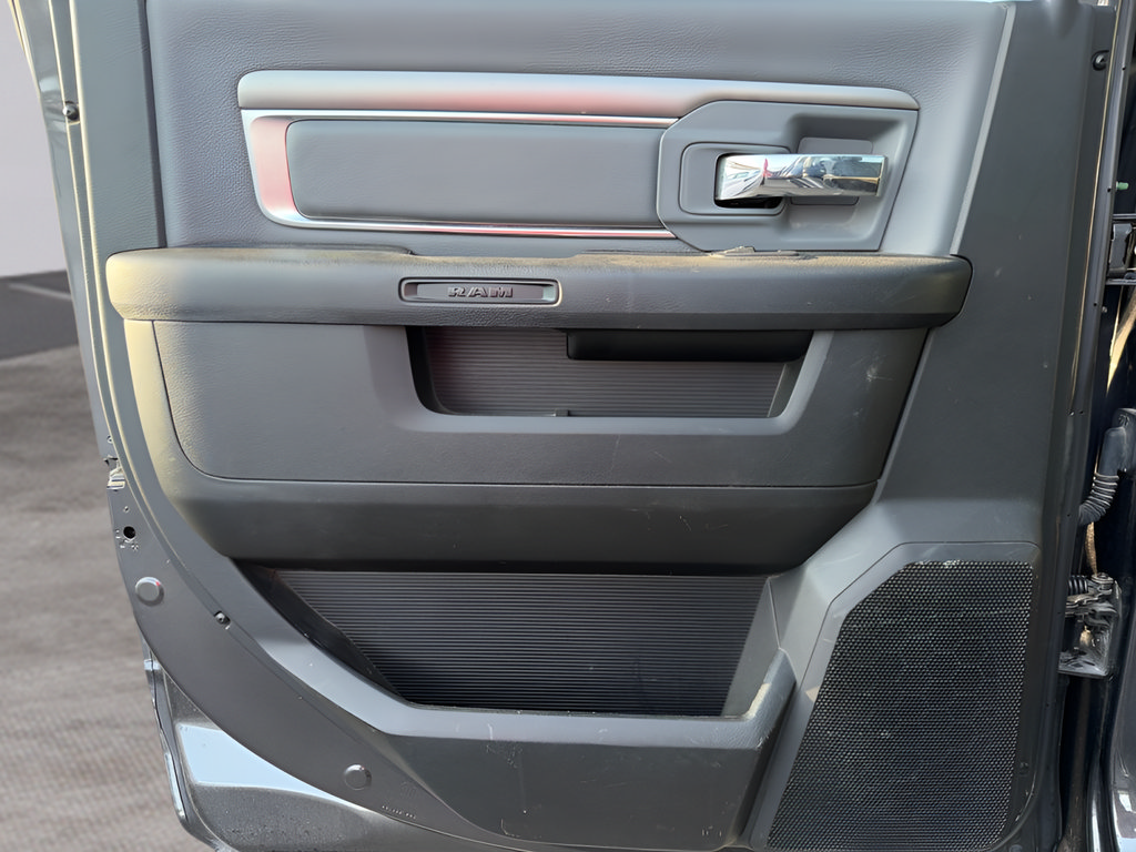 Used 2022 RAM 1500 Classic SLT RWD image 11