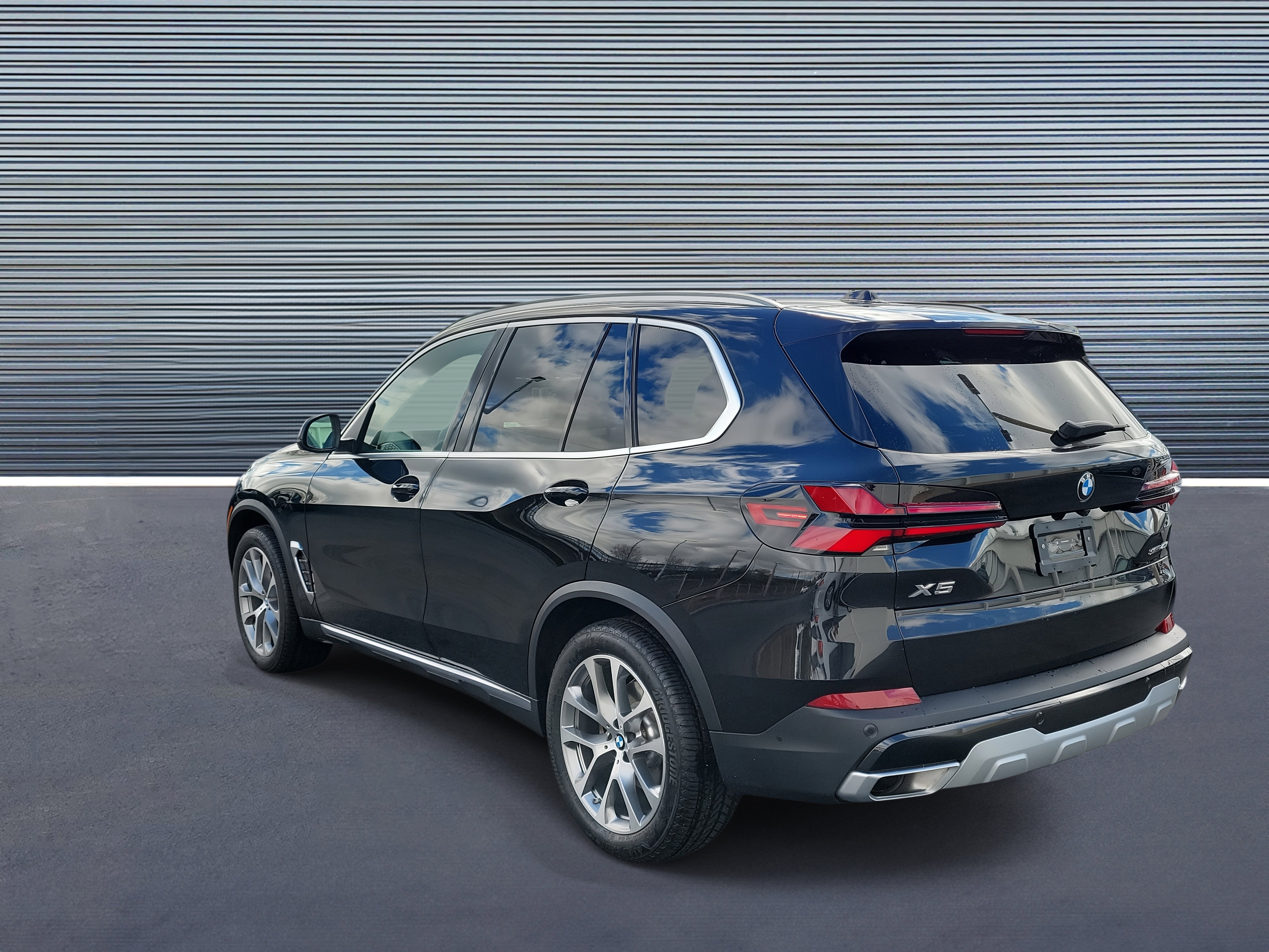 Used 2026 BMW X5 sDrive40i image 4