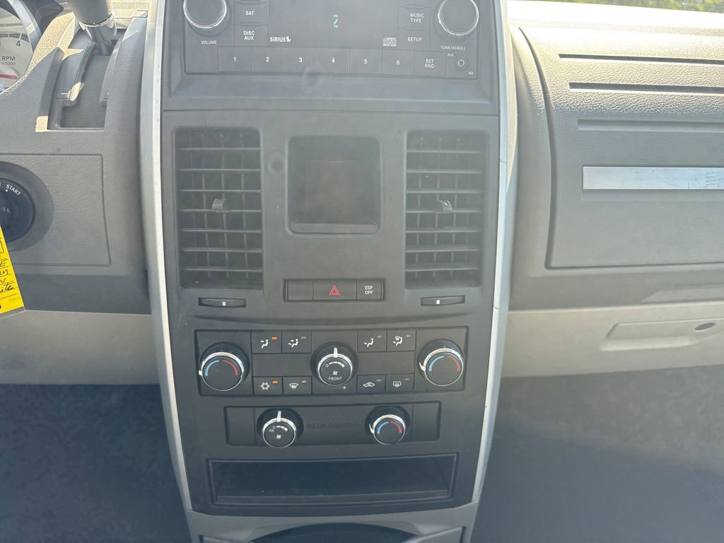 Used 2010 Dodge Grand Caravan SE FWD image 12