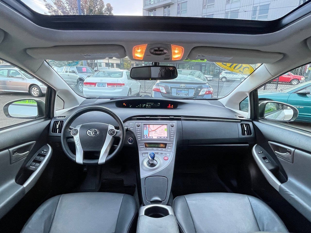 Used 2012 Toyota Prius Four w/ Deluxe Solar Roof Pkg FWD image 8