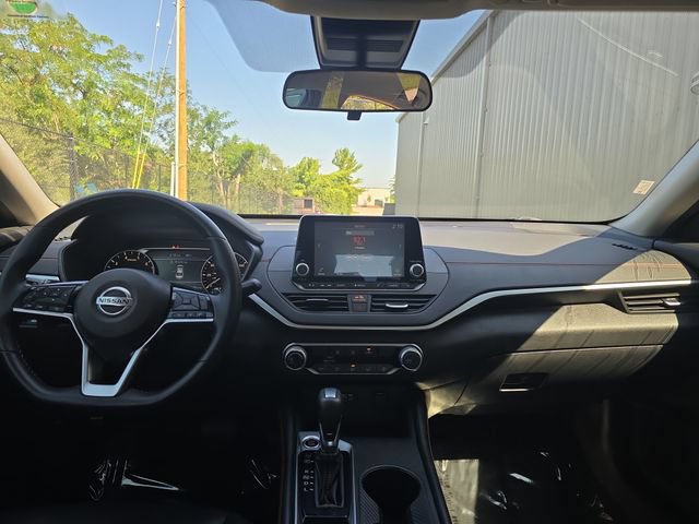 Used 2020 Nissan Altima 2.5 SR FWD image 15