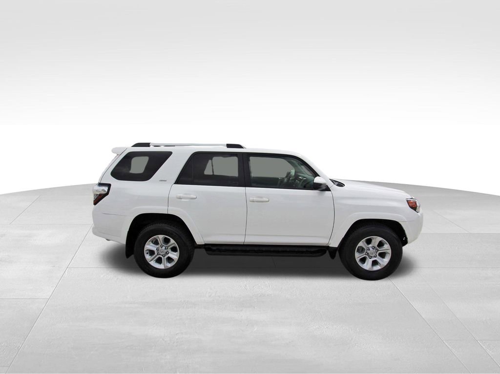 Used 2022 Toyota 4Runner SR5 image 5