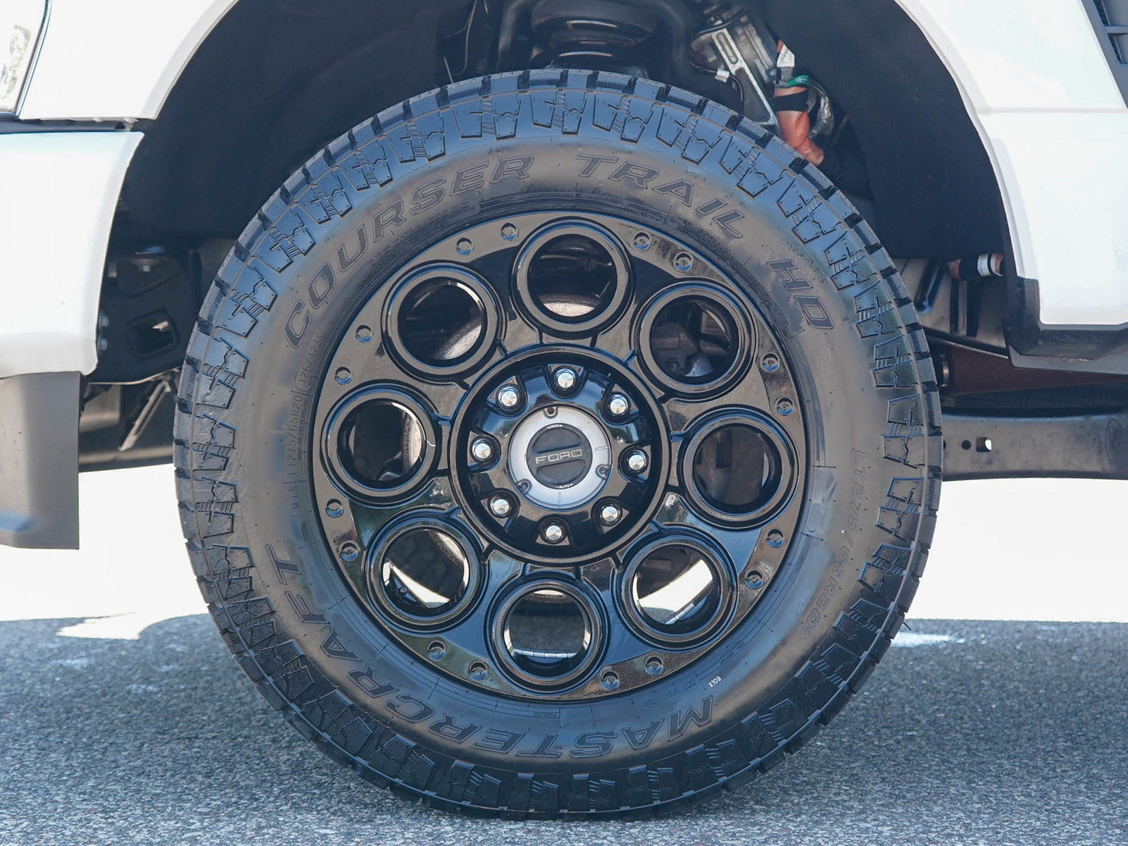 Used 2025 Ford F350 Lariat w/ Lariat Ultimate Package AWD/4WD image 29