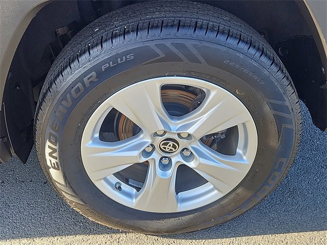 Used 2019 Toyota RAV4 XLE image 7