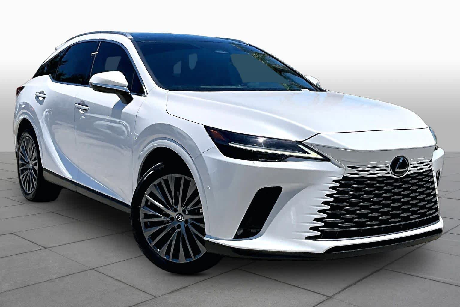 Used 2024 Lexus RX 350 FWD w/ Convenience Package image 3