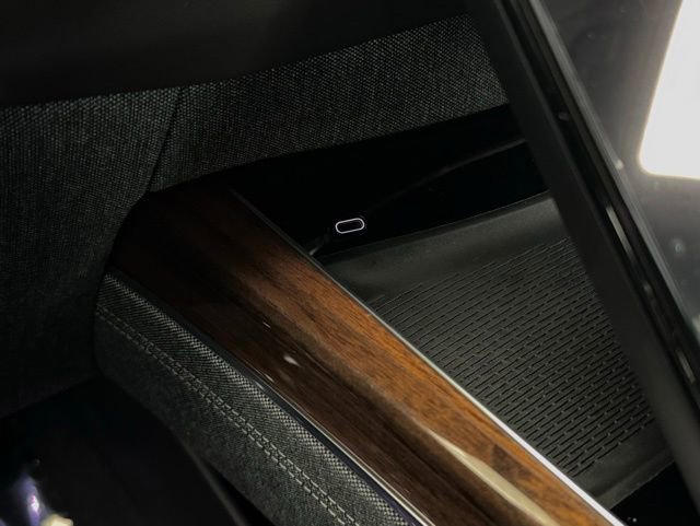 New 2026 Cadillac Escalade Platinum Luxury w/ LPO, Floor Liner Package image 19