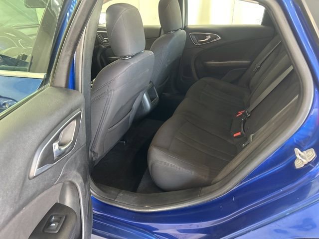 Used 2015 Chrysler 200 Limited image 8