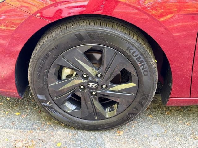 Certified 2023 Hyundai Elantra SEL FWD image 5