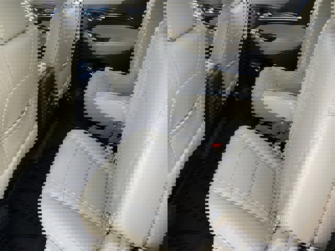 Used 2020 Buick Enclave Essence w/ Sound and Sites Package image 16