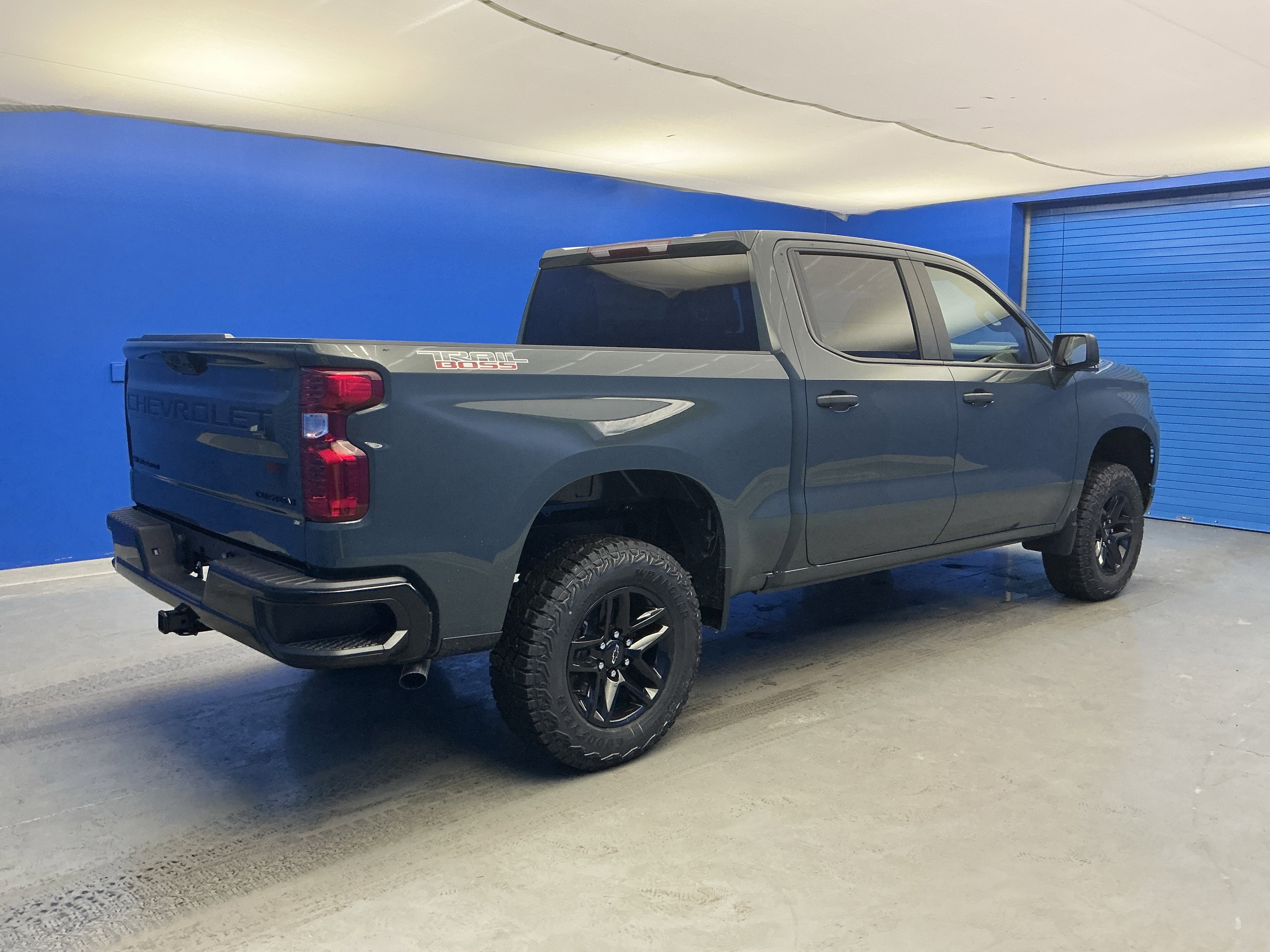 New 2026 Chevrolet Silverado 1500 Custom Trail Boss w/ LPO, Dark Essentials Package AWD/4WD image 7