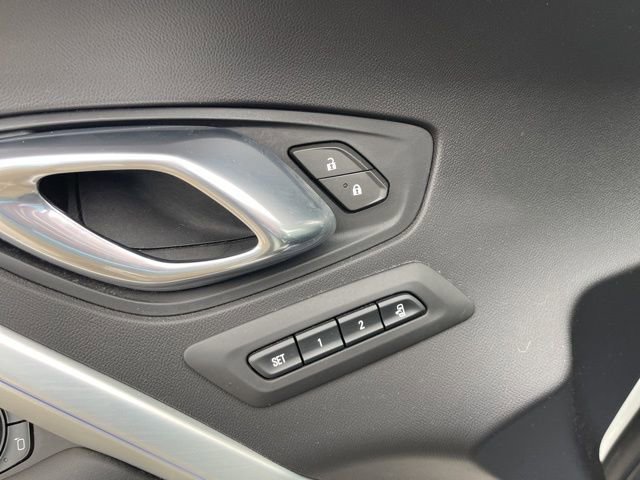 Used 2021 Chevrolet Camaro LT w/ RS Package image 5