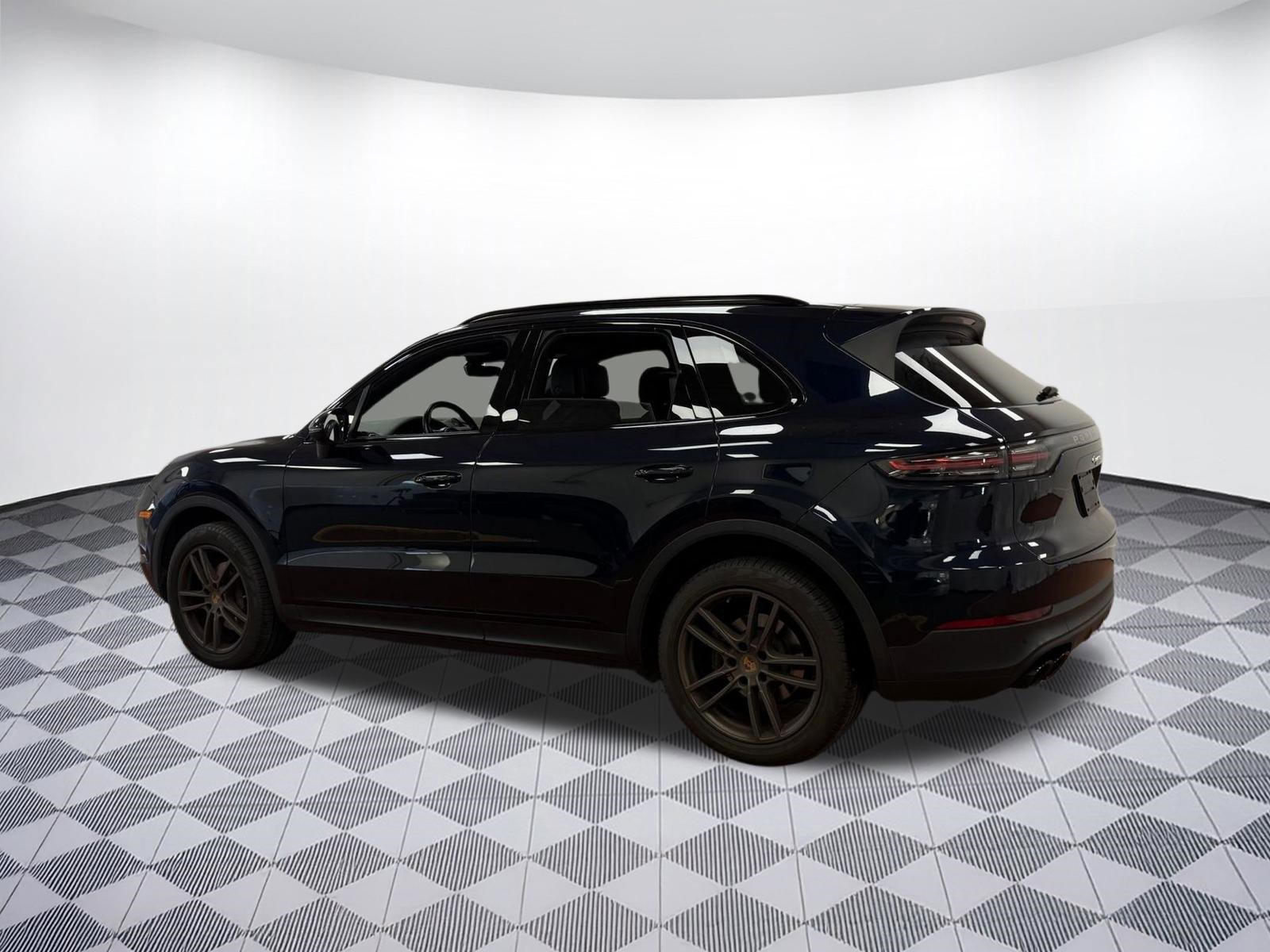 Used 2019 Porsche Cayenne AWD image 3
