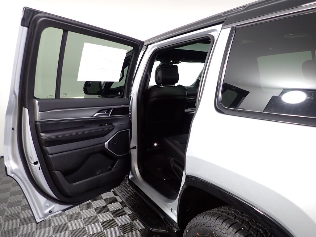 New 2026 Jeep Grand Wagoneer 4WD w/ Quick Order Packge 29V Upland image 39