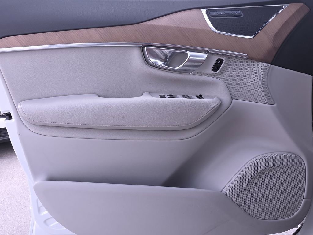 Used 2022 Volvo XC90 T8 Inscription Expression image 32