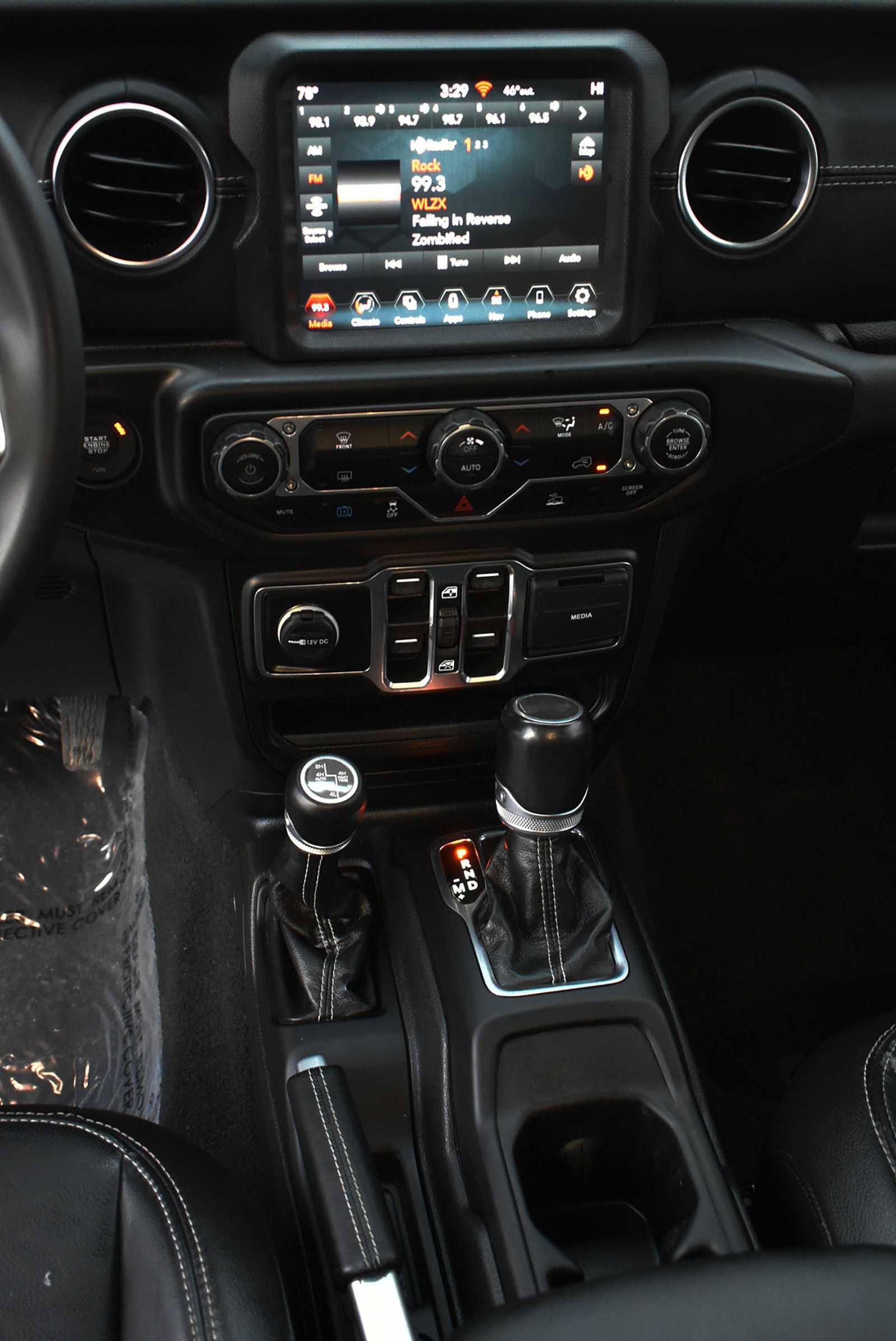 Used 2023 Jeep Wrangler Unlimited Sahara image 20