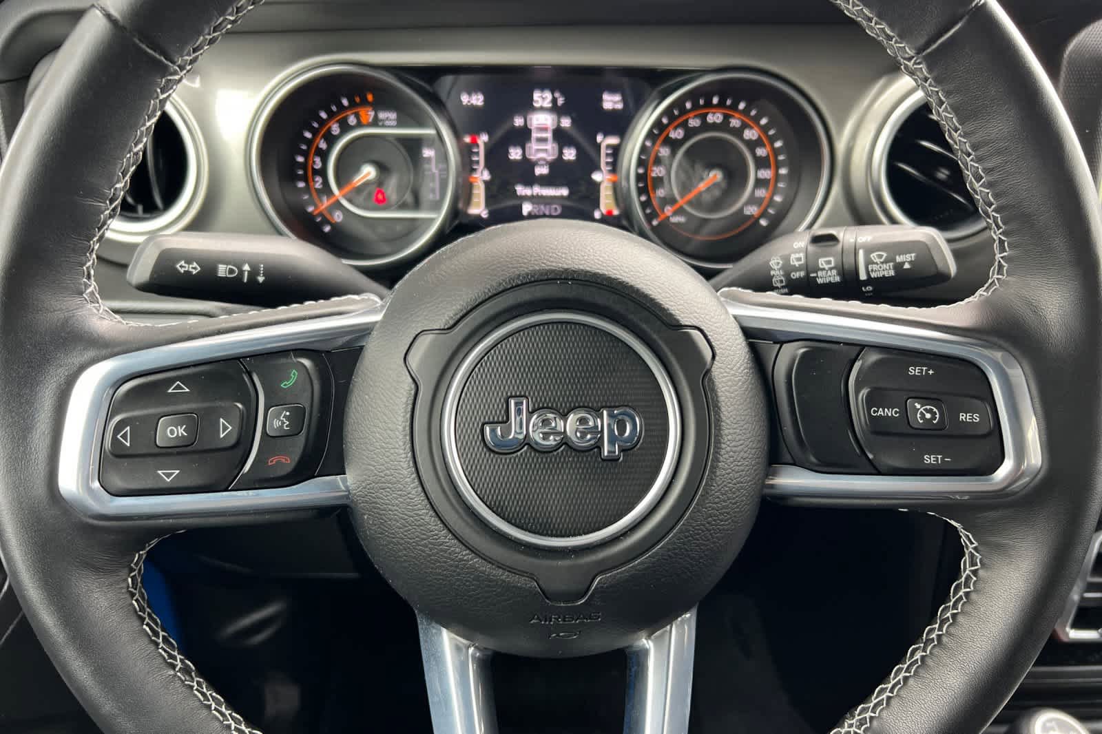 Used 2022 Jeep Wrangler Unlimited Sahara w/ Cold Weather Group AWD/4WD image 27