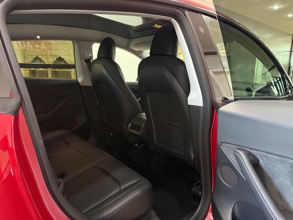 Used 2022 Tesla Model Y Long Range AWD/4WD image 24