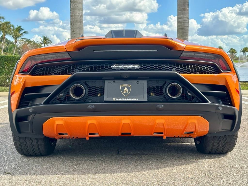 Used 2024 Lamborghini Huracan Sterrato image 8