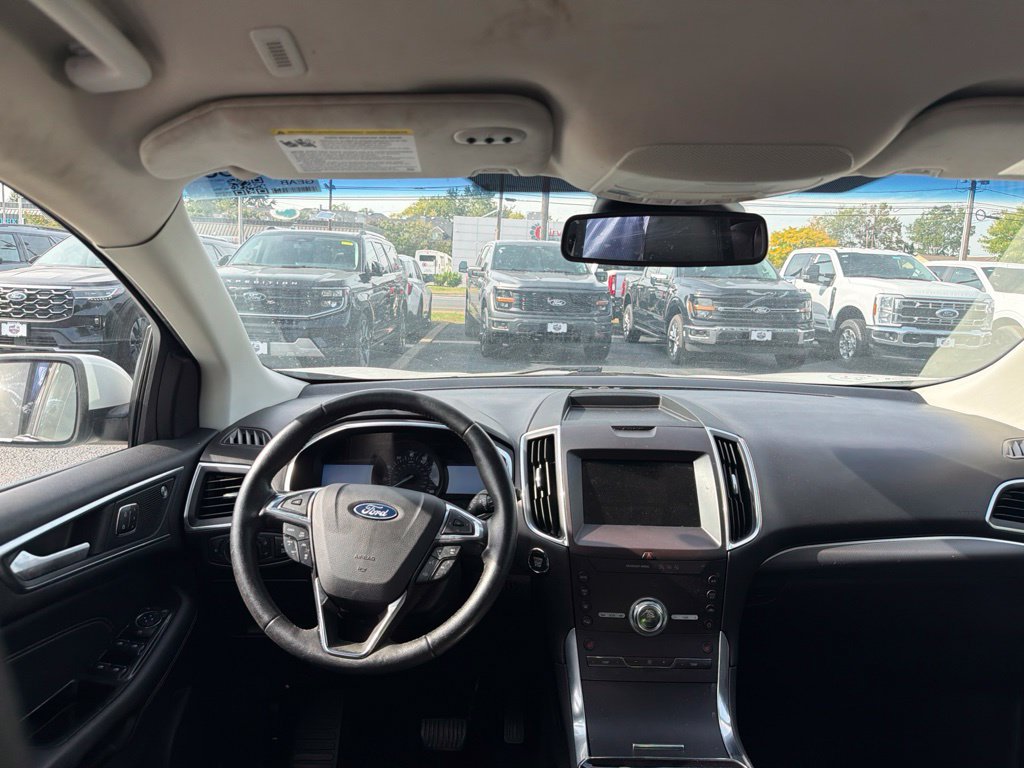 Used 2020 Ford Edge Titanium FWD image 6