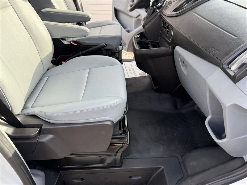 Used 2018 Ford Transit 150 XL RWD image 30