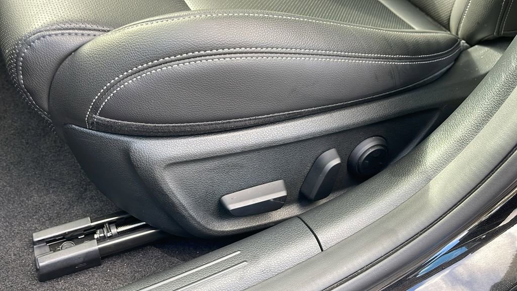 Used 2025 Genesis G70 2.5T image 27