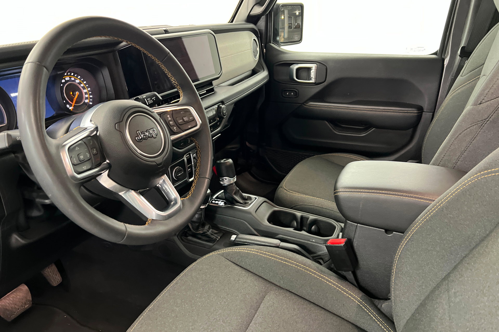 Certified 2025 Jeep Wrangler Sahara image 15