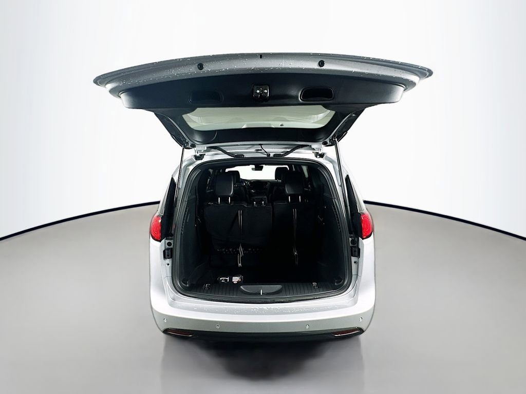 New 2026 Chrysler Voyager LX image 14