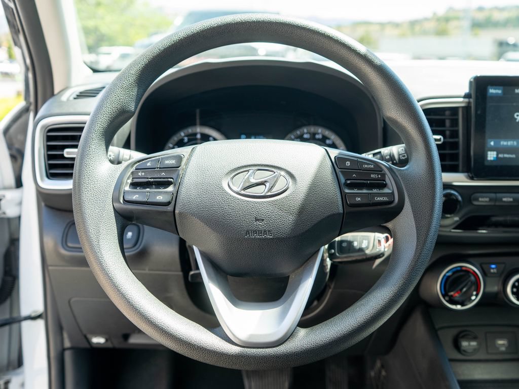 Used 2021 Hyundai Venue SE FWD image 14