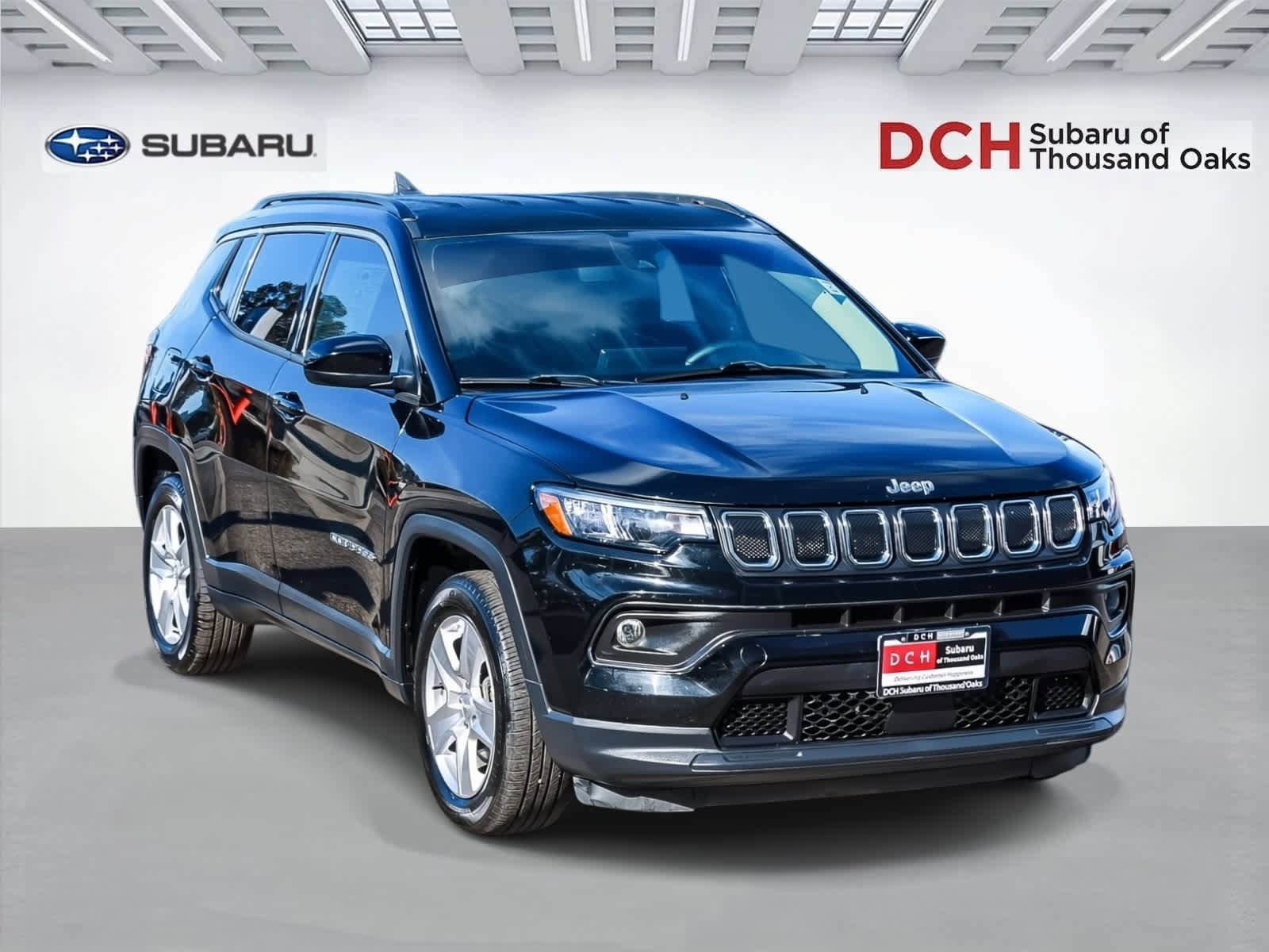 Used 2022 Jeep Compass Latitude FWD image 3