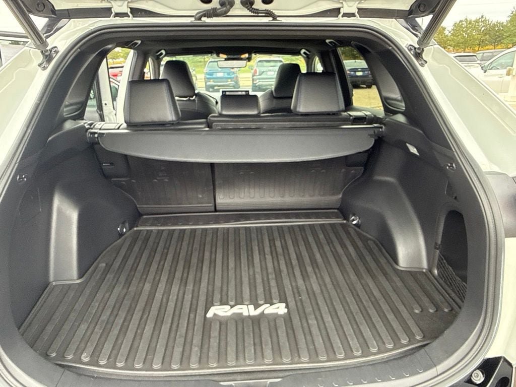 Used 2020 Toyota RAV4 XSE w/ XSE Grade Weather Package AWD/4WD image 30
