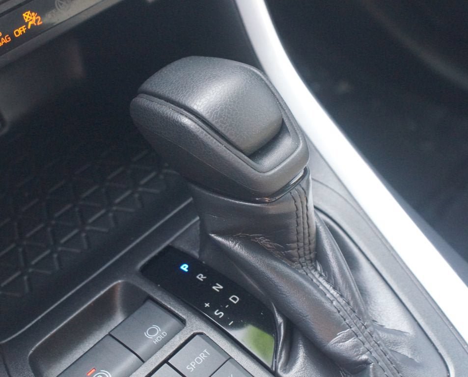 Used 2025 Toyota RAV4 XLE AWD/4WD image 11