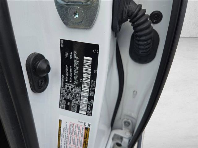 Used 2023 Lexus GX 460 Luxury w/ Sport Design Package AWD/4WD image 21