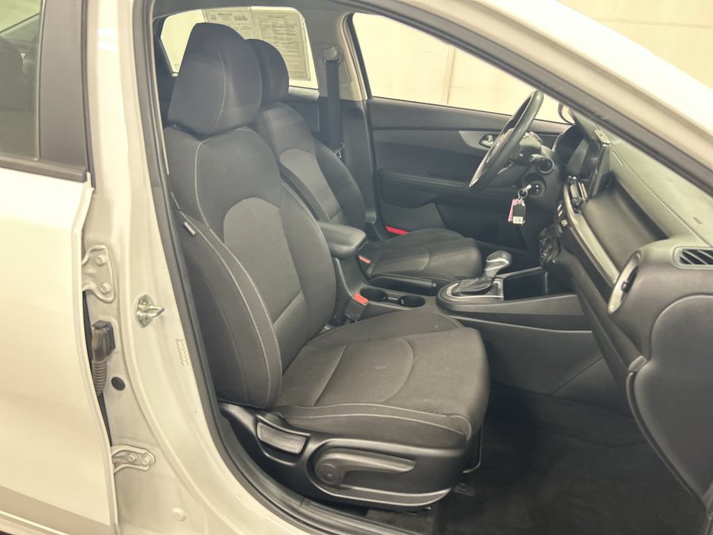 Used 2020 Kia Forte LXS FWD image 22