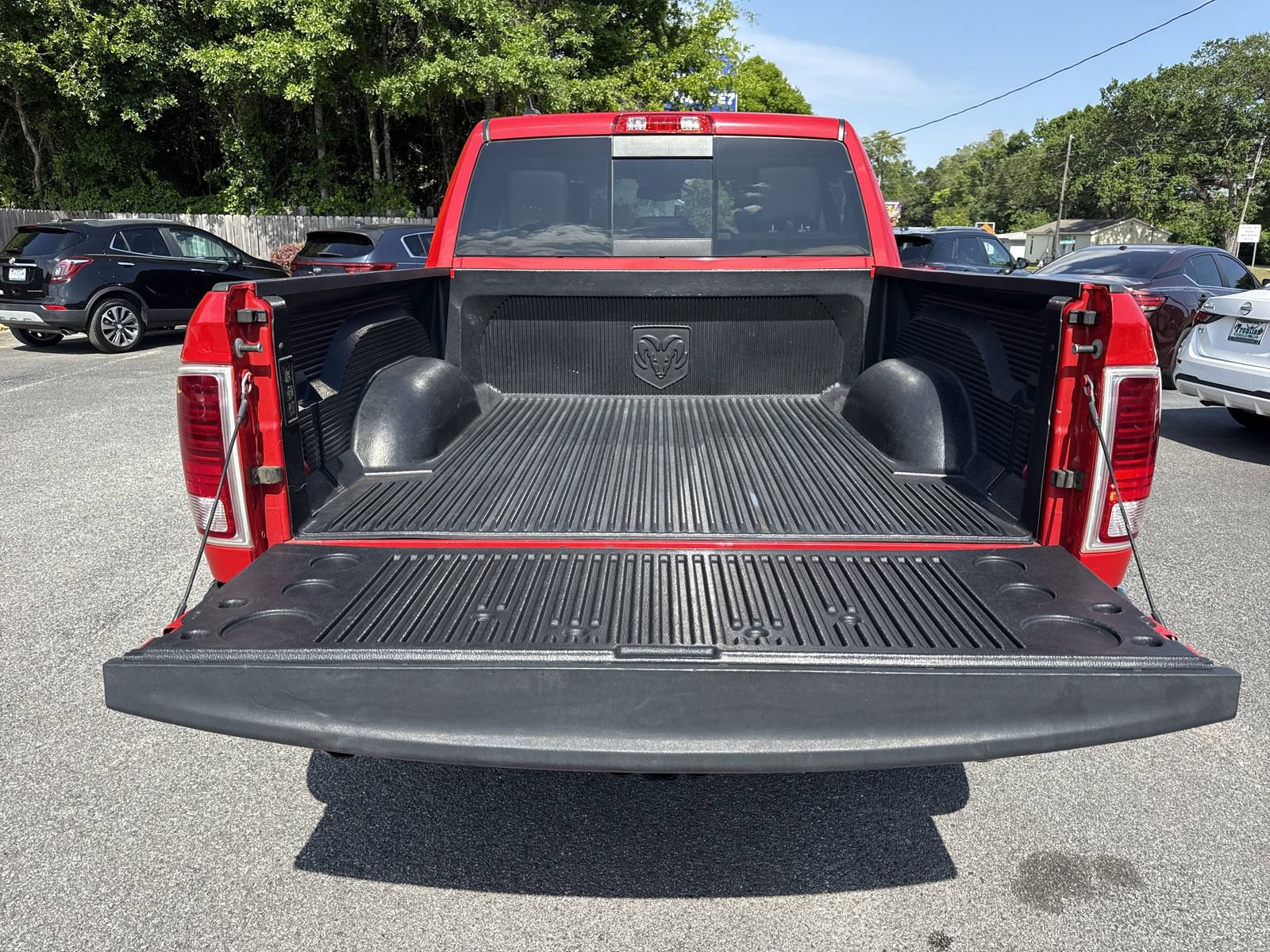 Used 2014 RAM 1500 Laramie AWD/4WD image 29