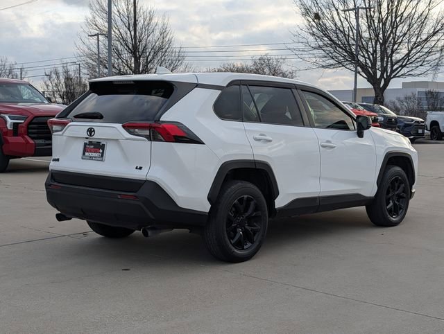 Used 2022 Toyota RAV4 LE image 6