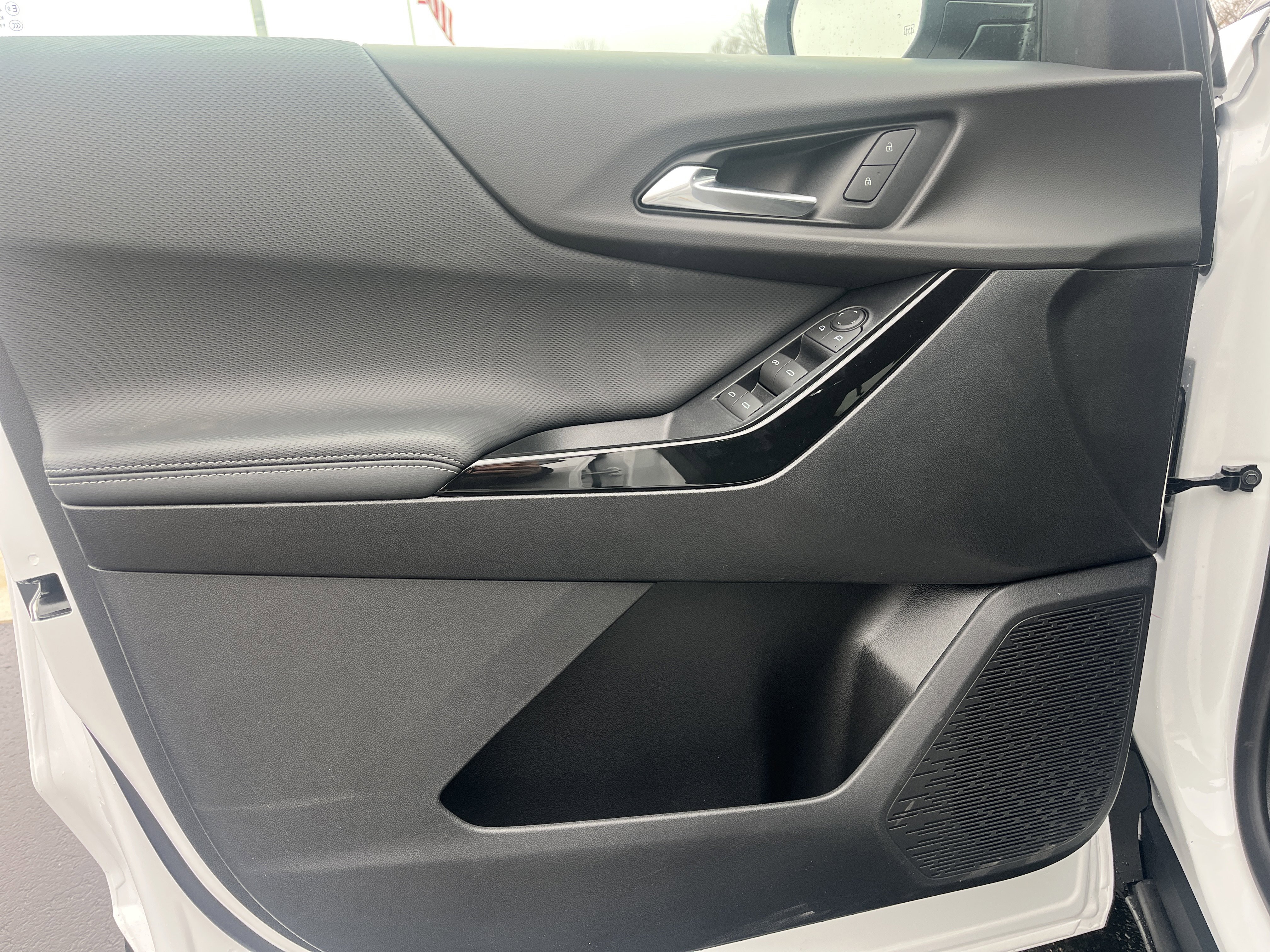 New 2026 Chevrolet Equinox LT w/ Safety and Technology Package image 15