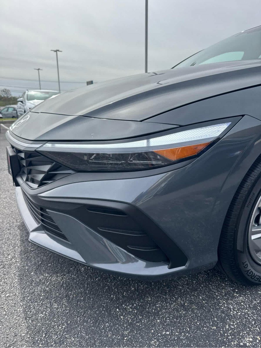 New 2026 Hyundai Elantra SE FWD image 16