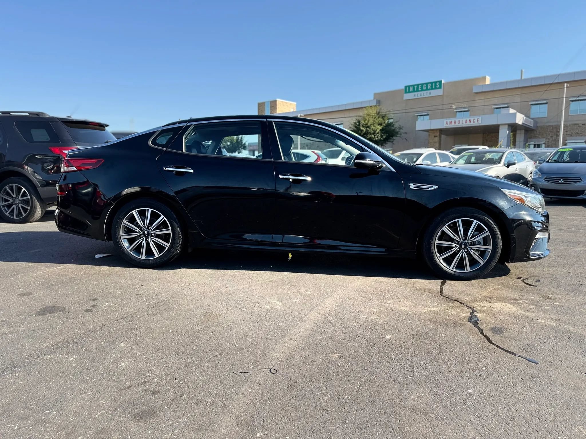 Used 2019 Kia Optima EX w/ EX Premium Package FWD image 2