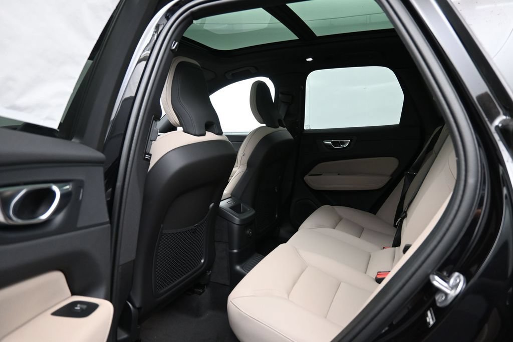 New 2026 Volvo XC60 T8 Plus w/ Protection Package Premier AWD/4WD image 21