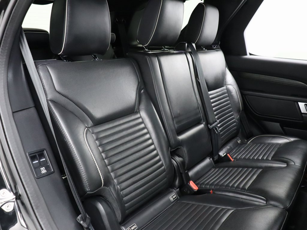 Used 2020 Land Rover Discovery HSE image 31